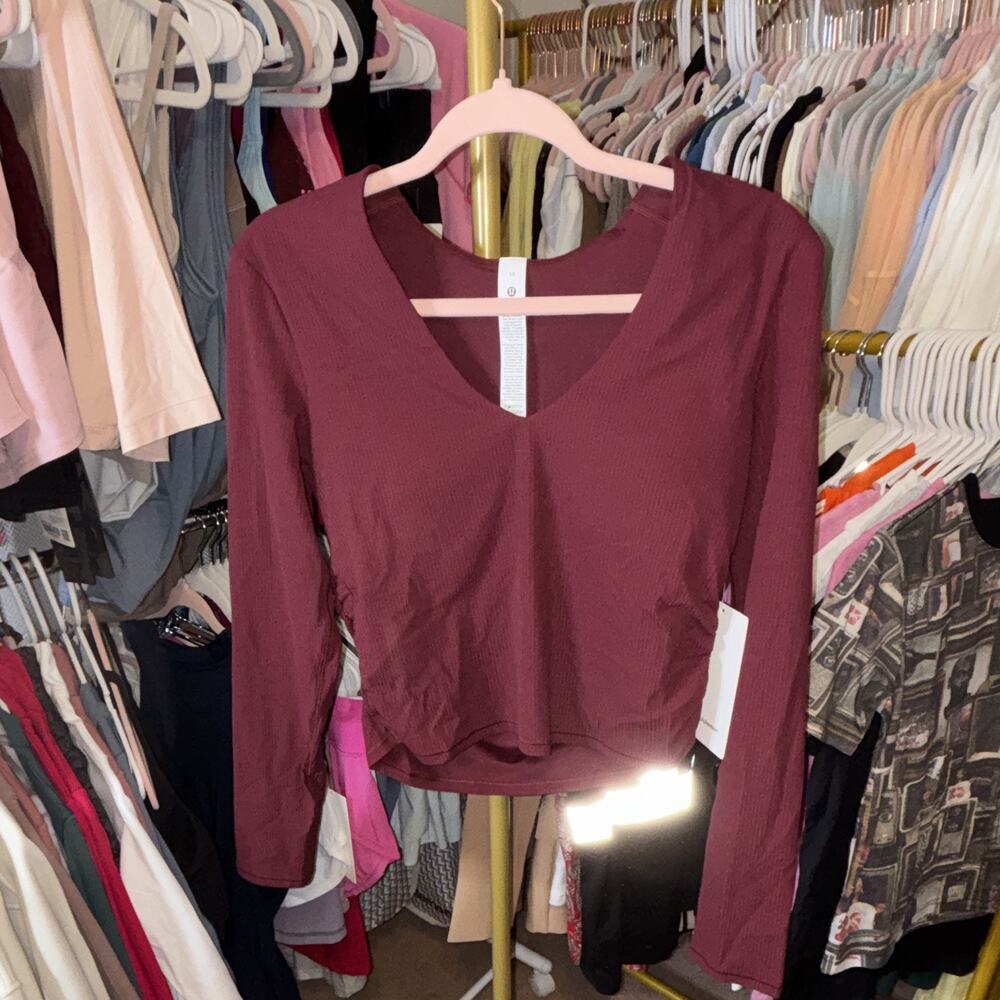 lululemon Women’s Nulu Ribbed V-Neck Long Sleeve T-Shirt Burgundy 12 Stretch